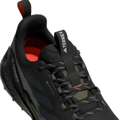 Chaussures de Fast Hiking adidas Terrex Free Hiker 2 Low Gore-Tex Cblack Carbon Olistr