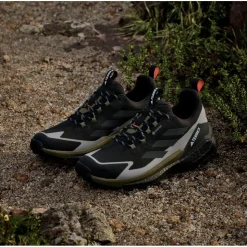 Chaussures de Fast Hiking adidas Terrex Free Hiker 2 Low Gore-Tex Cblack Carbon Olistr