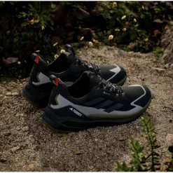 Chaussures de Fast Hiking adidas Terrex Free Hiker 2 Low Gore-Tex Cblack Carbon Olistr