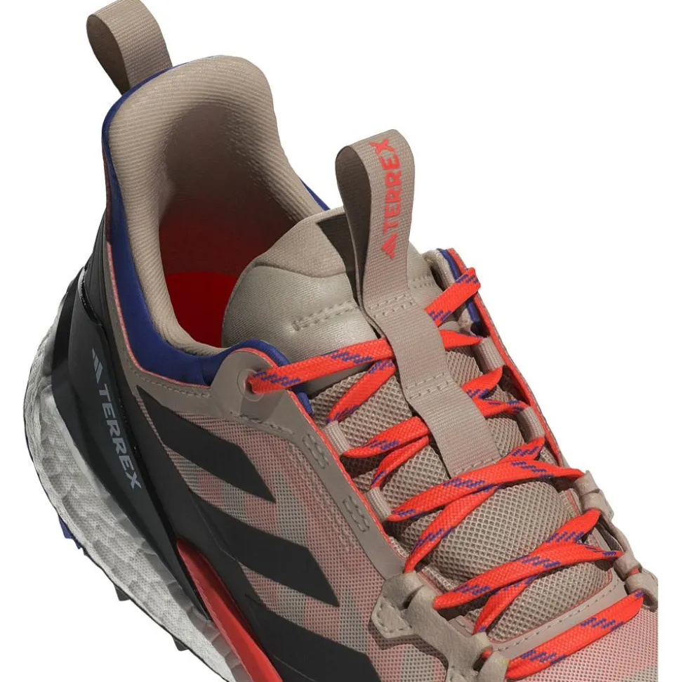 Chaussures de Fast Hiking adidas Terrex Free Hiker 2 Low Wonbei Cblack Seimor