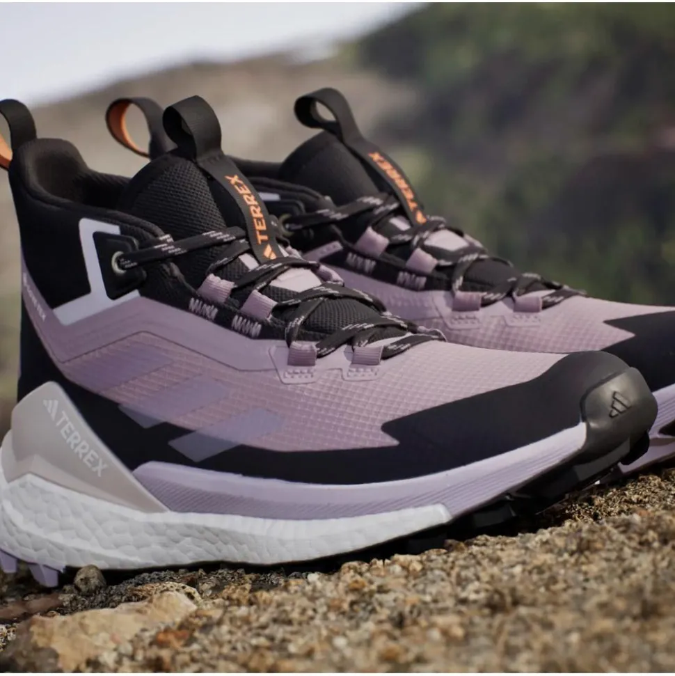 Chaussures de randonnée adidas Terrex Free Hiker 2 Gore-Tex W Preloved Fig Silver Dawn Aurora Black