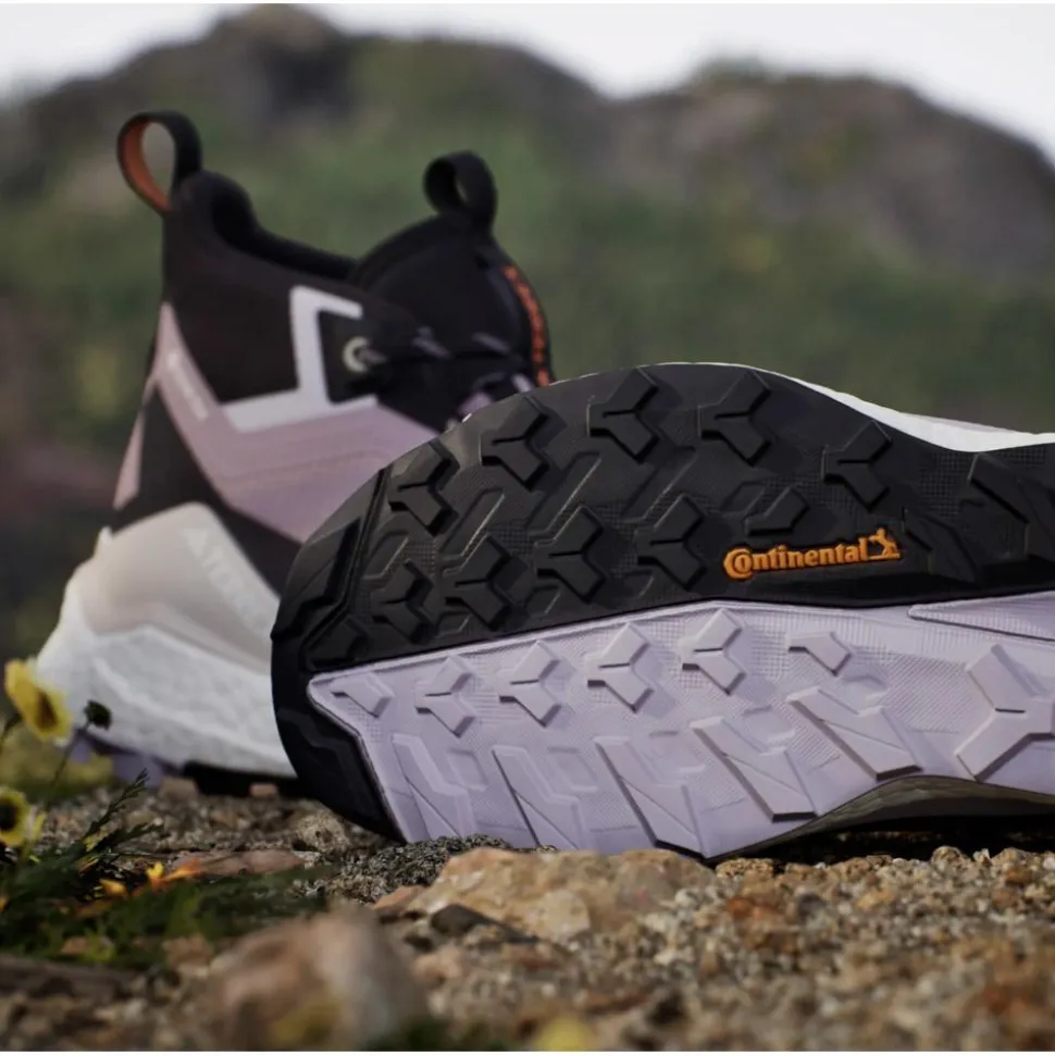 Chaussures de randonnée adidas Terrex Free Hiker 2 Gore-Tex W Preloved Fig Silver Dawn Aurora Black