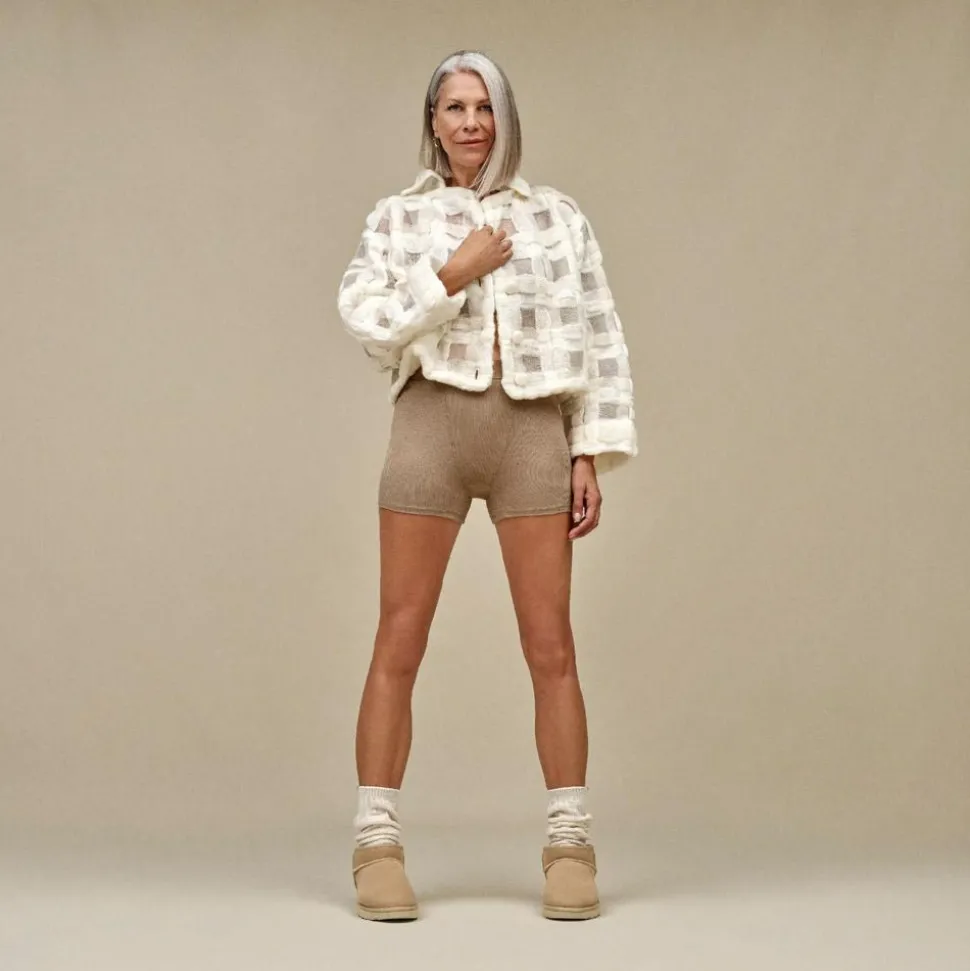 Chaussures UGG W Classic Ultra Mini Sand