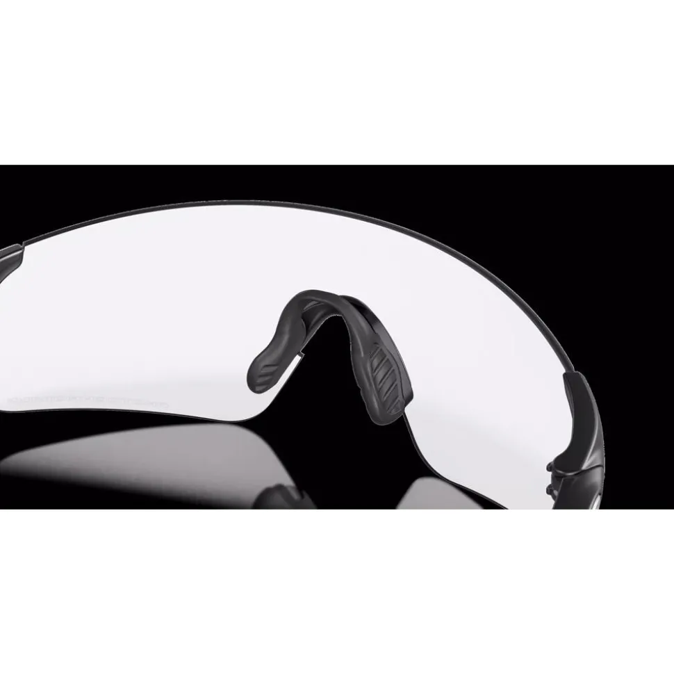 Lunettes de soleil Oakley EVZero Blades Matte Black Clear To Black Iridium Photochromic